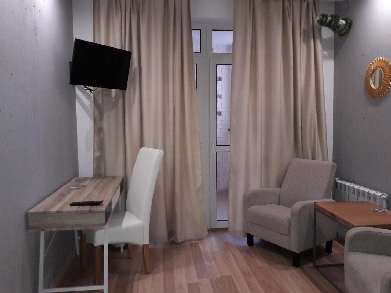 Mini Hotel On Demiivska 基輔 外观 照片