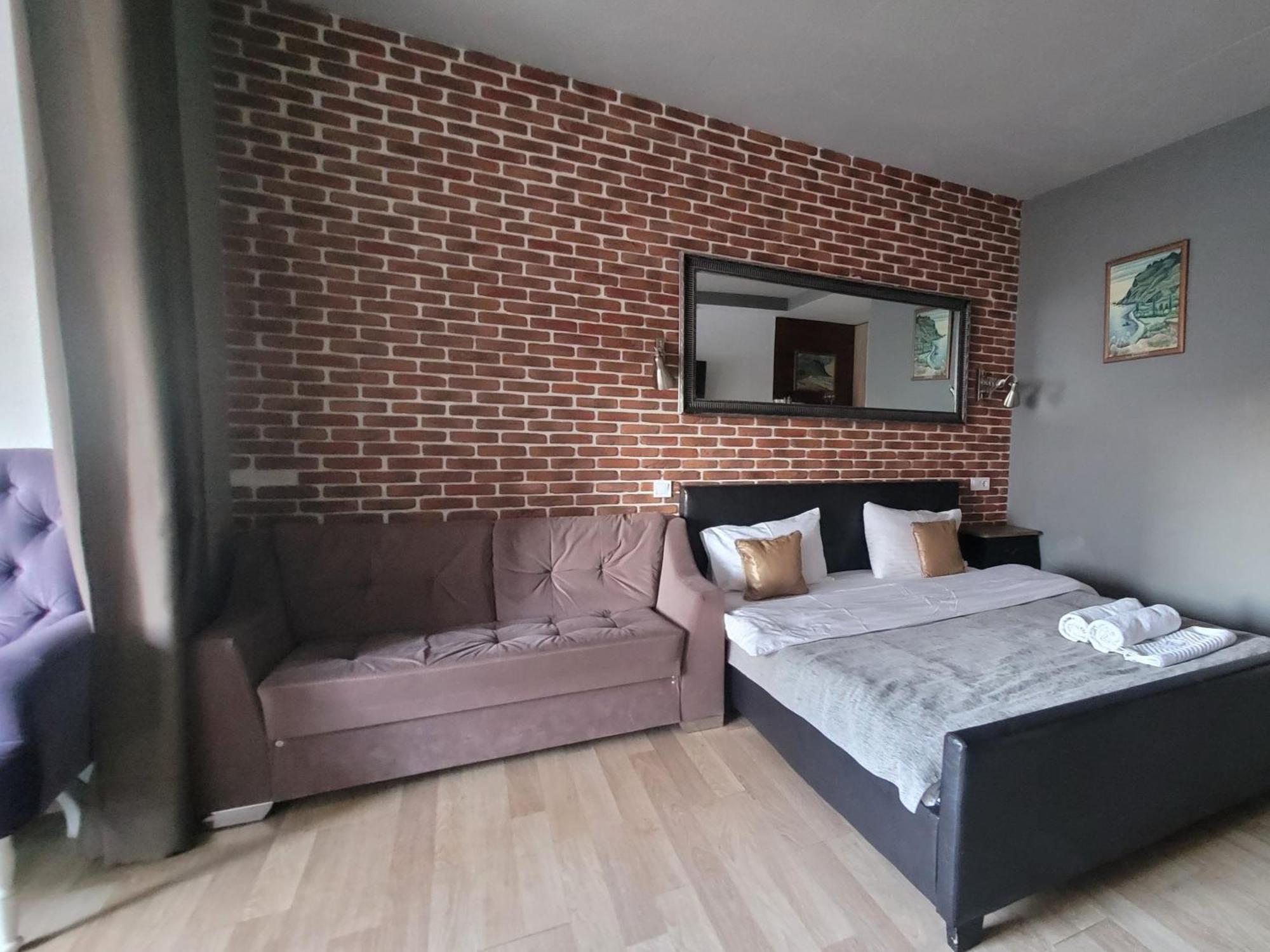 Mini Hotel On Demiivska 基輔 外观 照片