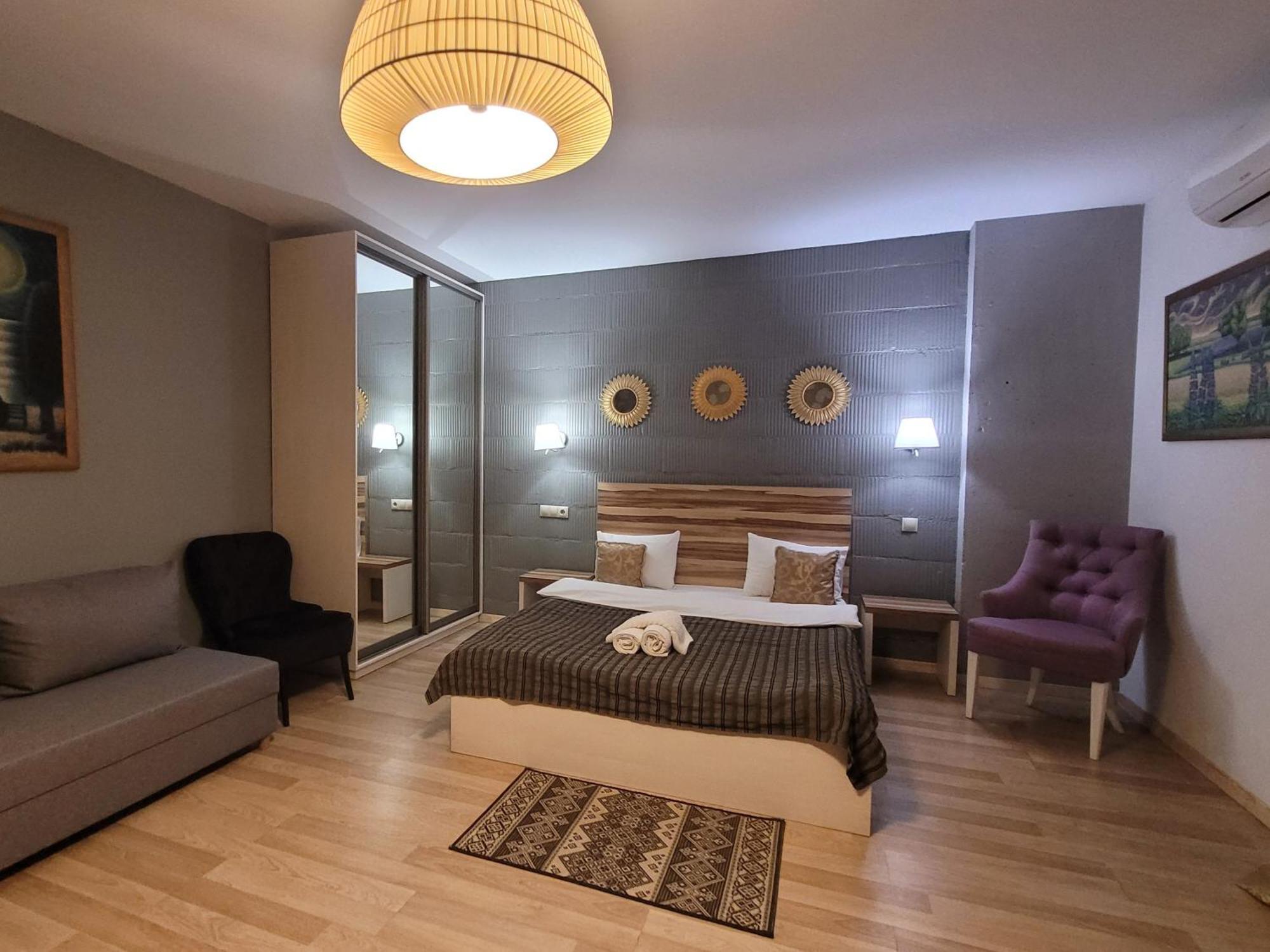 Mini Hotel On Demiivska 基輔 外观 照片