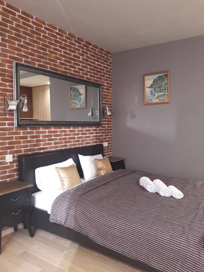 Mini Hotel On Demiivska 基輔 外观 照片