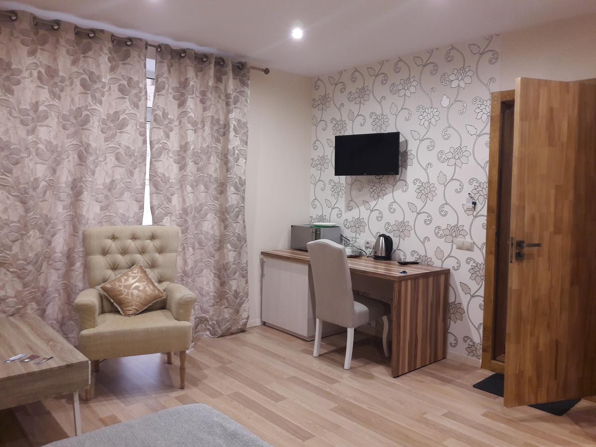 Mini Hotel On Demiivska 基輔 外观 照片