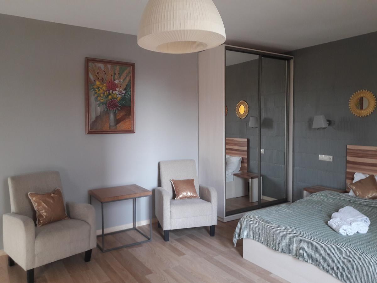 Mini Hotel On Demiivska 基輔 外观 照片