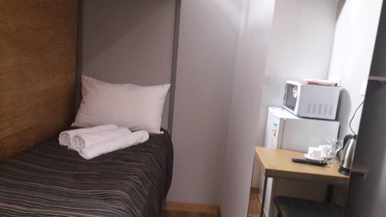 Mini Hotel On Demiivska 基輔 外观 照片