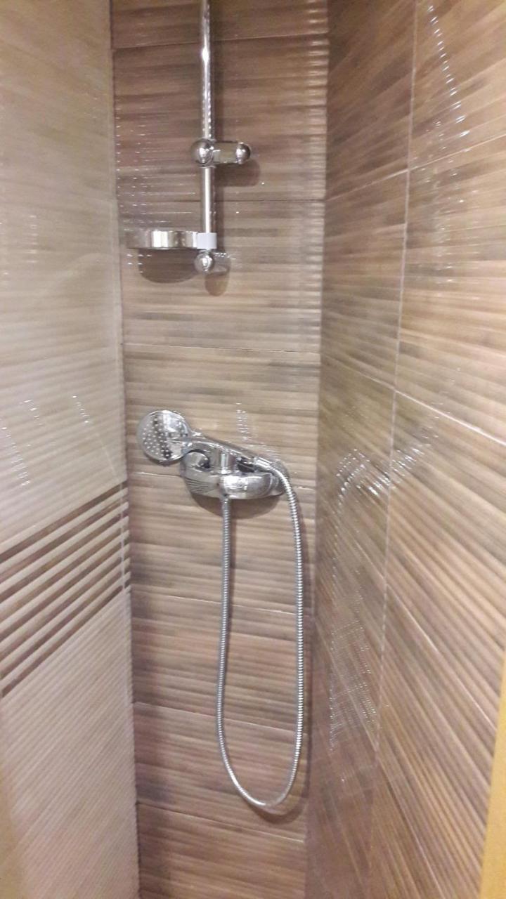 Mini Hotel On Demiivska 基輔 外观 照片
